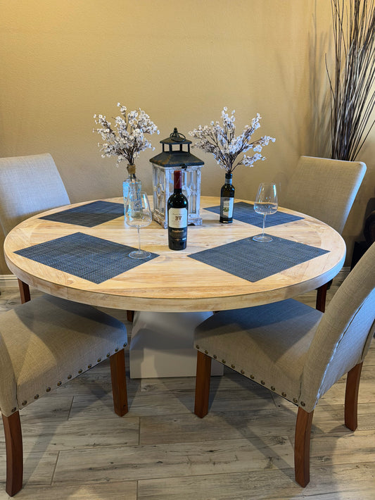 Large Oak Dining Table – 60" Diameter 6-ppl